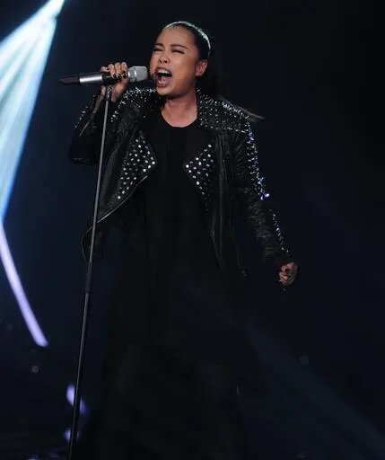 《我是歌手》黄绮珊演唱《离不开你》 网友称听的心痛想哭