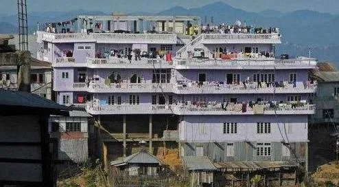 印度一男子娶39位妻子，全家181人住同一层楼，后来怎样？