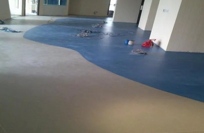 羽毛球地板胶的特点 羽毛球地板胶怎么清除