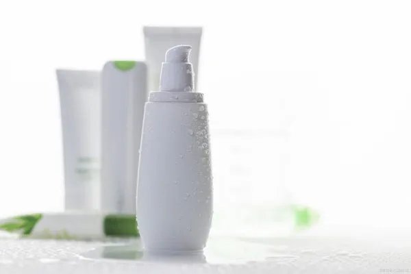 佰草集新七白美白柔肤水怎么样,使用感受如何?