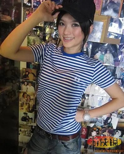 中国好声音丁丁也是个人工妹子 素颜照差别大