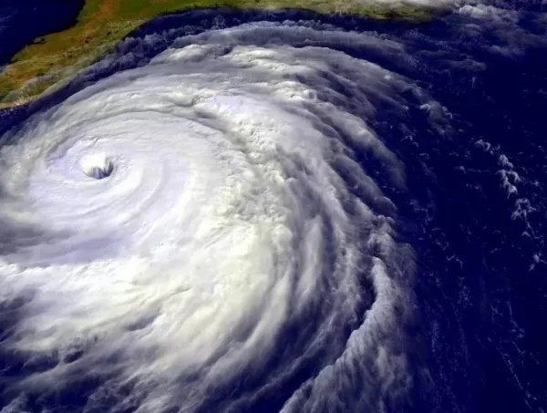 台风米克拉即将登陆福建，面对台风要做哪些预防措施？