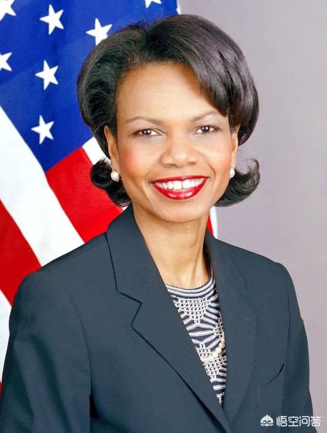 卡扎菲心中女神赖斯，地下室出生从政15年，为何受2位美国总统信赖？