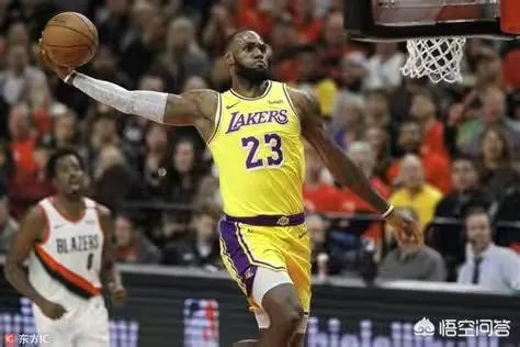 更衣室出现问题，浓眉事件得不偿失，詹姆斯已经服不了众了吗？你怎么看？