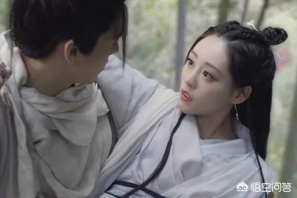 《新倚天屠龙记》慢镜头手法和《西游记后传》一个动作放三遍手法有什么看点？