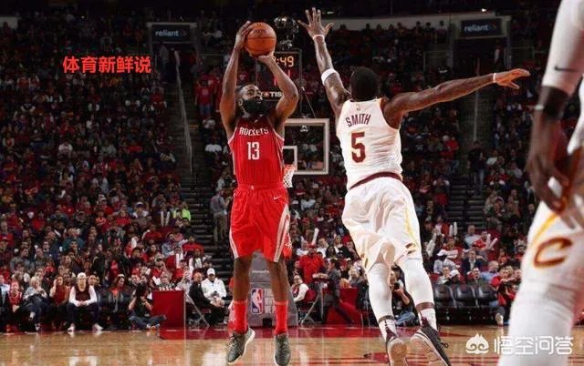 小球迷质疑哈登走步，而哈登做出正面解答后并表示下赛季有绝招，这会是什么？