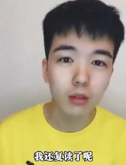 歌手仝卓直播为了高考将往届生身份改成了应届生,你怎么看?