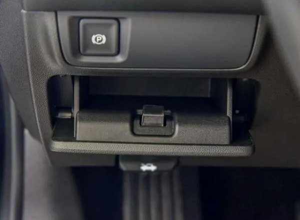 不到22万的中大型轿车，入门版的别克君越，配置够用吗？