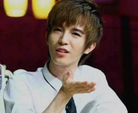 郭敬明自曝打算卖房子拍爵迹3，你觉得他有必要这么做吗？