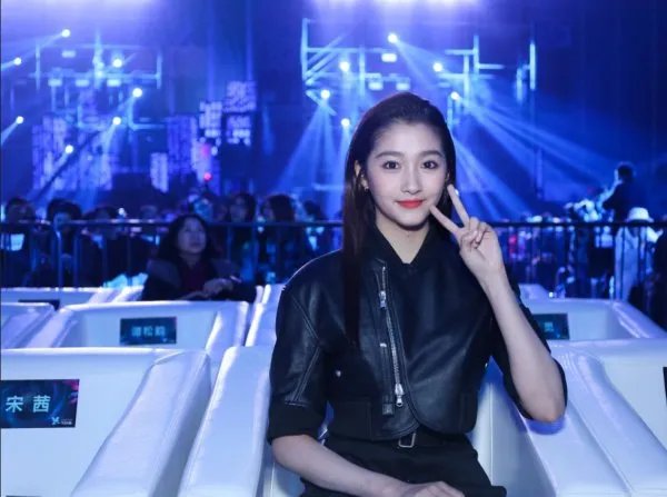 关晓彤被曝和鹿晗同居,这个是什么情况呢?