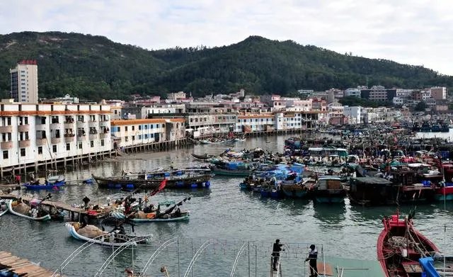 惠州惠东港口镇好不好玩，听说有很多海鲜？