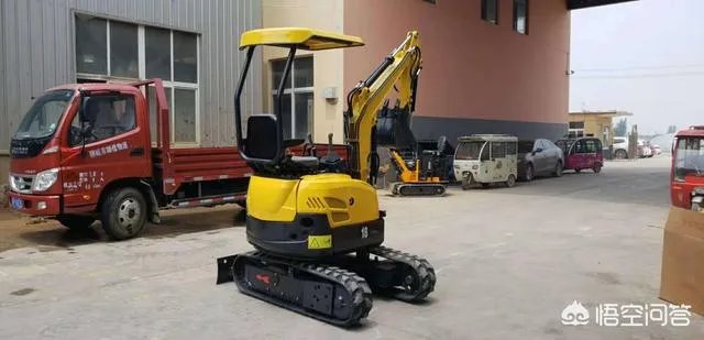 农用挖掘机大概多少钱？