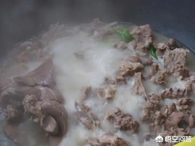 西北人为何选择在大雪纷飞的日子宰羊吃平伙？