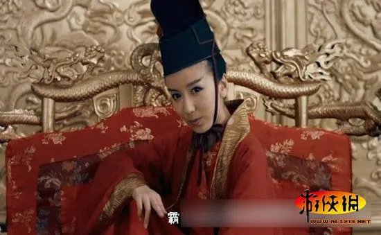 《爱情公寓3》吕布vs东方不败 神级霸气CG欣赏