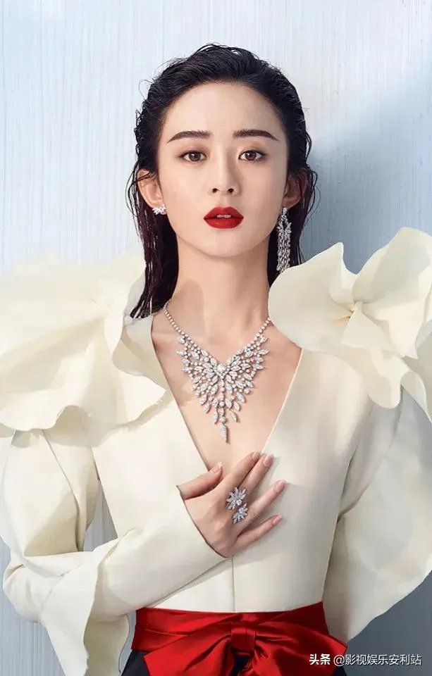 陈晓“装”不下去了，家庭背景曝光，难怪看不上赵丽颖，何背景？