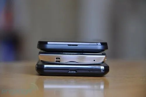 GALAXY S II最薄 3大品牌机皇对比图赏