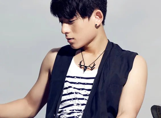 陈翔的女朋友周珂被曝人品差  与毛晓彤热恋家境悬殊