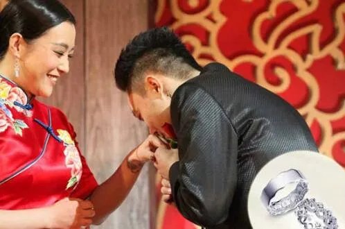 郝蕾老公刘烨照片曝光 婚姻美满羡煞旁人