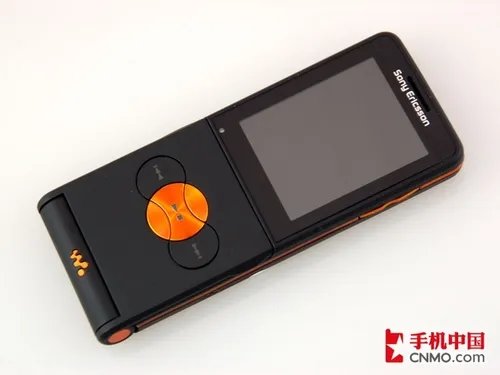 跳水240元 索尼爱立信W350i再降超值价