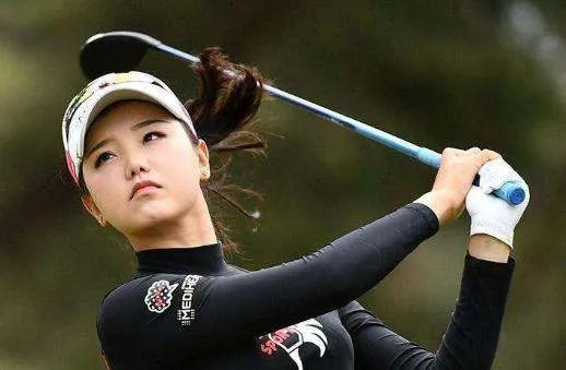 高尔夫女神石昱婷，为什么会放弃日本的发展回到中国呢？