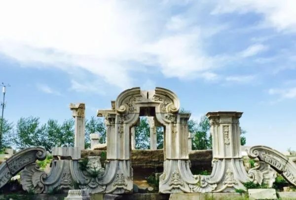 我国文化古迹中,被誉为园中园的是圆明园还是苏州园林？