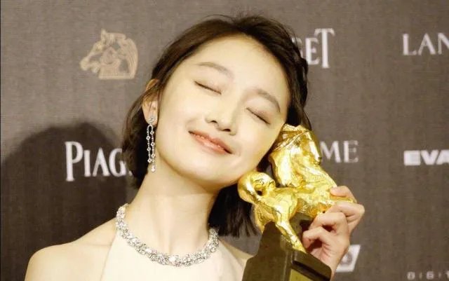 被观众当面怒斥新电影是圈钱烂片，周冬雨如何扭转尴尬局面？