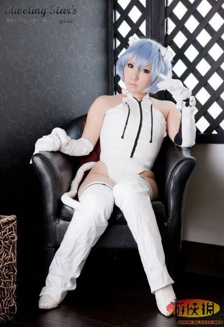 EVA爆乳凌波丽 性感女神让你惊心动魄