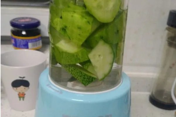 九阳榨汁机怎么用