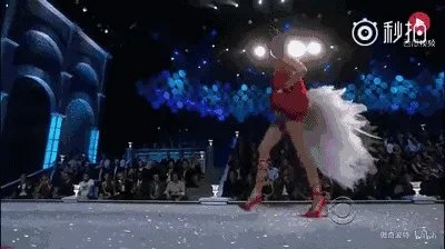 #维密大秀#维密秀上有哪些事故被成功救场了?