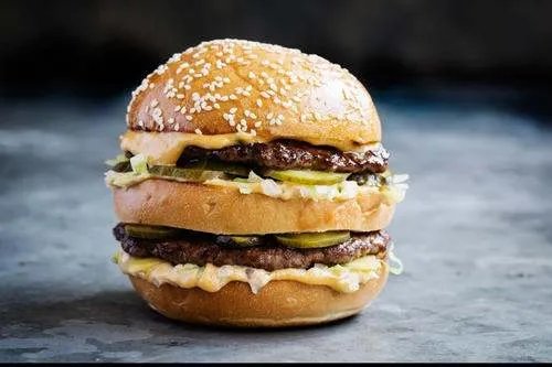 麦当劳回应顾客投诉汉堡发臭，你对麦当劳的回应认可吗？