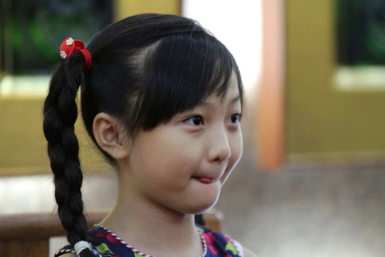 大家觉得小斯韵好看还是林妙可呢？