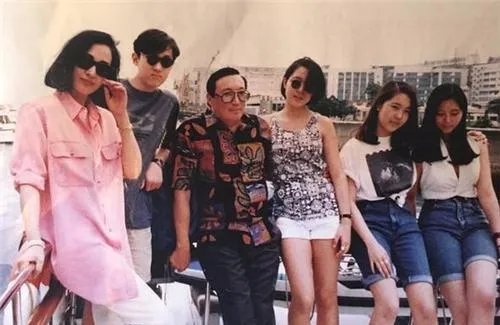 她隐忍小三43年，熬到丈夫去世独得70亿家产，小三是什么结局？