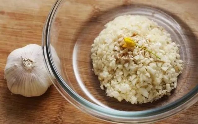 每天吃6瓣蒜一月后发生这事(全文)