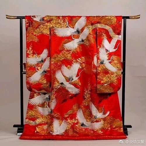 【网红/扒皮】把客户婚照p成冥照，却还在微博坐拥60万粉的网红—当小时