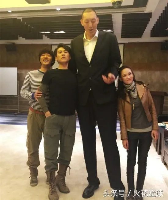 孙明明和姚明哪个高