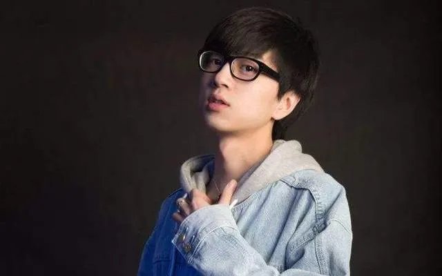 英雄联盟早期主播