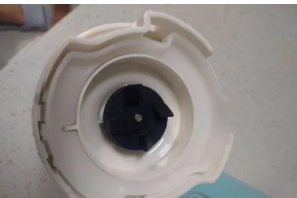 九阳榨汁机怎么用