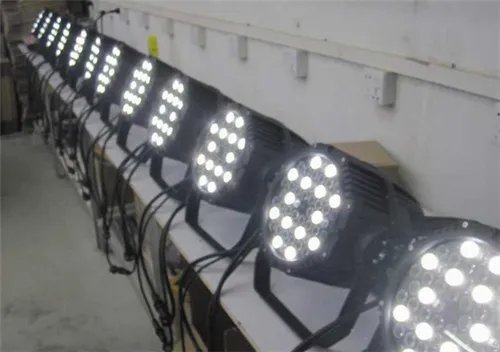 同瓦数的led灯与节能灯哪个亮