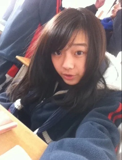 求图片：左溢的女朋友邱心怡