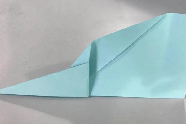 “开学第一课”中的歼15纸飞机怎么折