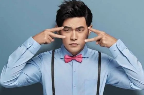 央视是如何评论周杰伦怒斥演唱会保安的？