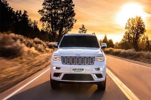 世界十大越野车排名 奔驰乌尼莫克外形霸气越野鼻祖