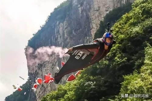 女大学生在张家界翼装飞行失踪,定位和手机都没带,生还的可能性大吗?