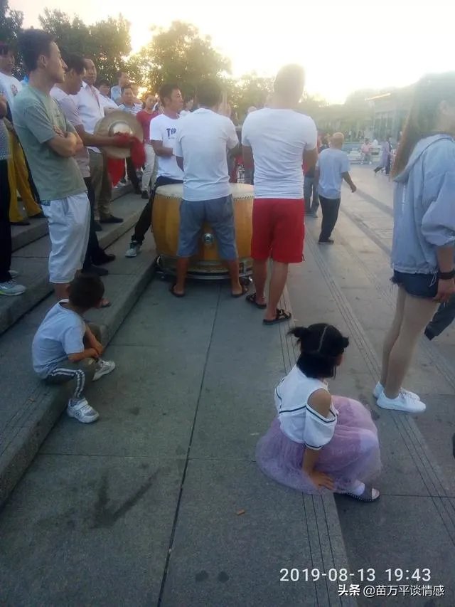 为什么男朋友出去玩会不开心