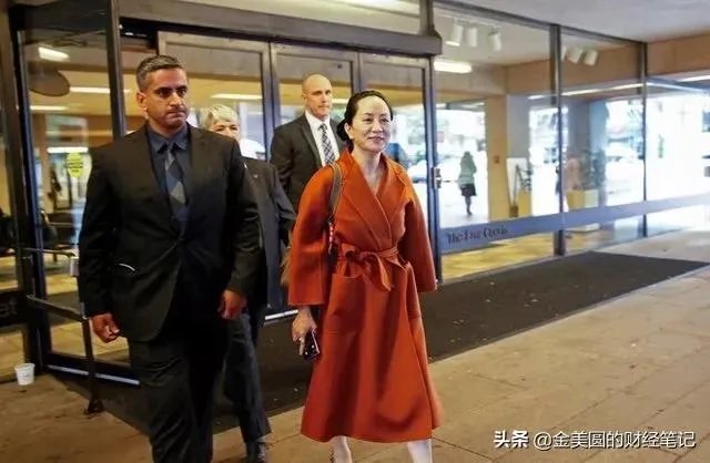 孟晚舟出庭时身边有不少随行的人是什么身份？又说明了什么问题？