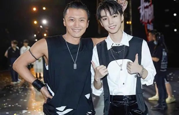 王俊凯祝谢霆锋菜园子无坚不摧什么情况 真相来了原来是这样