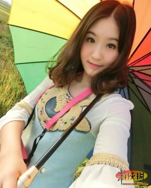 年度清纯氧气美女PK背影女神正面照曝光求男友