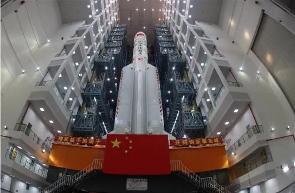 关于长征五号发射准备的介绍。