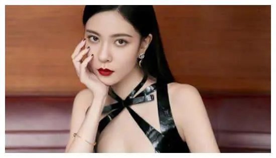 宋妍霏分手当日片场状态怎么样？