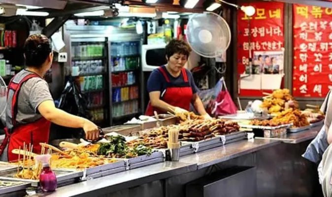 麻辣烫在韩受欢迎：其实，天下吃货一家人不是吗